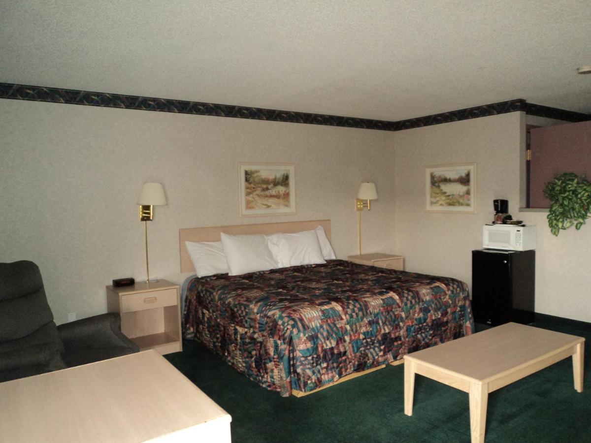 Knights Inn Ottawa image 19