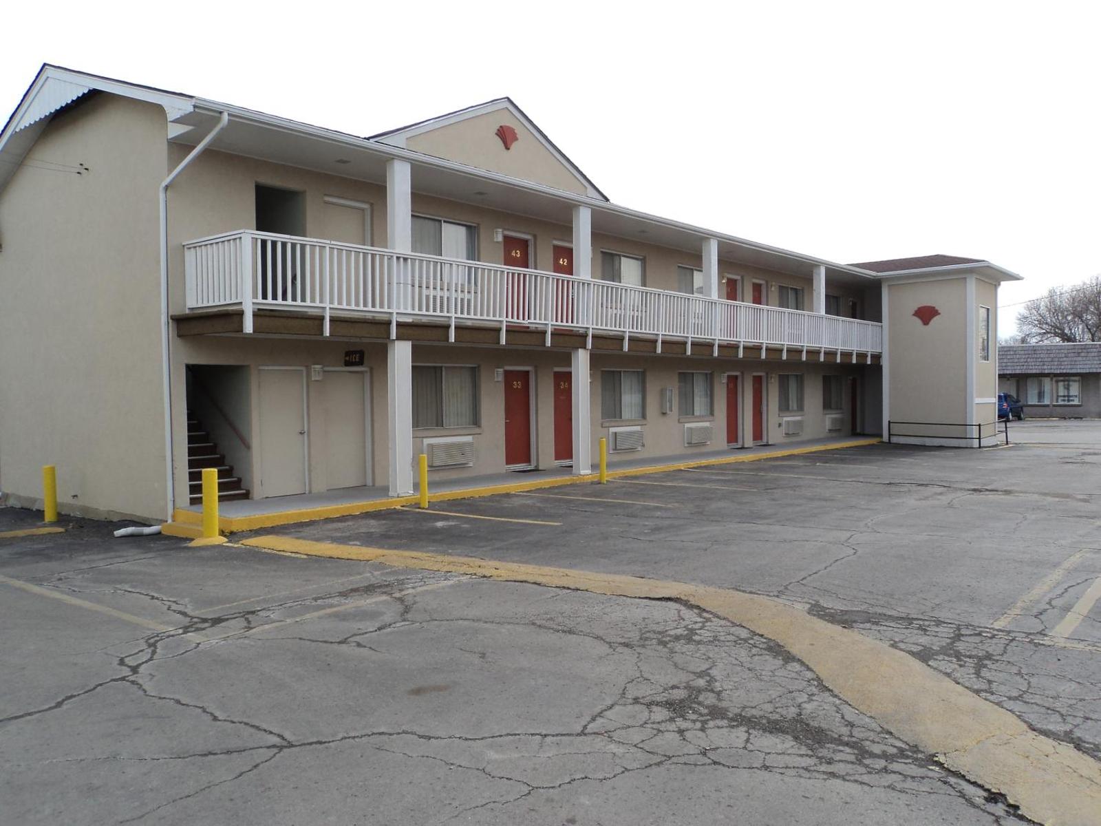 Knights Inn Ottawa image 2